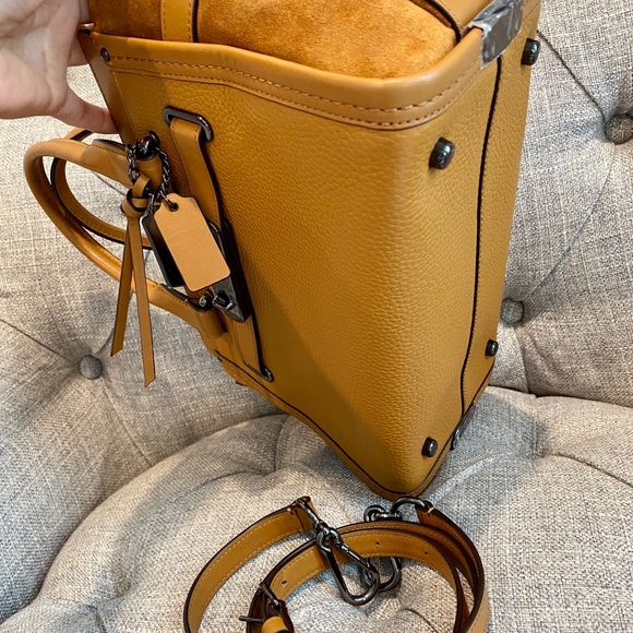 Coach swagger - Picture 3 of 4